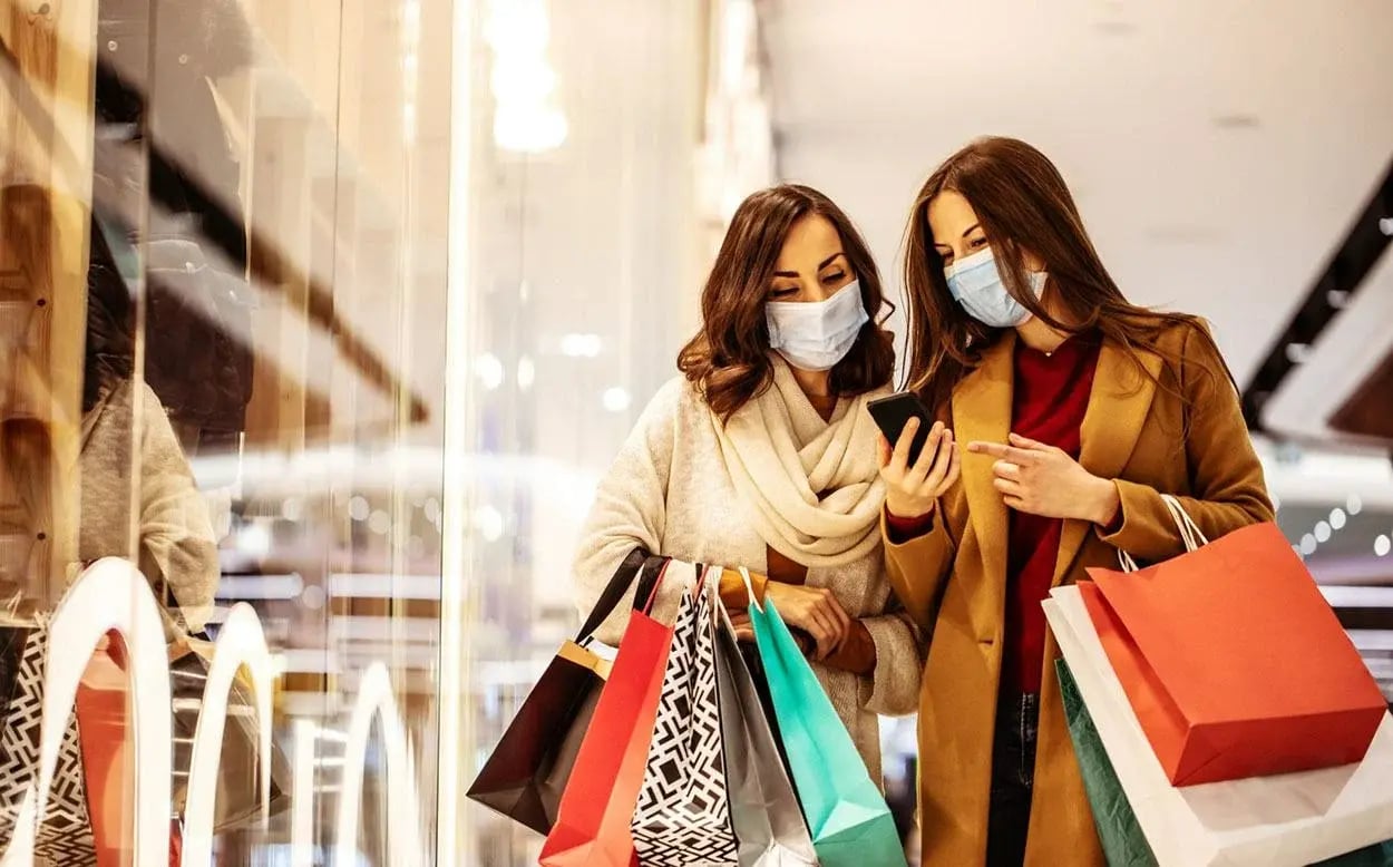 Mujeres comprando durante el Buen Fin en México