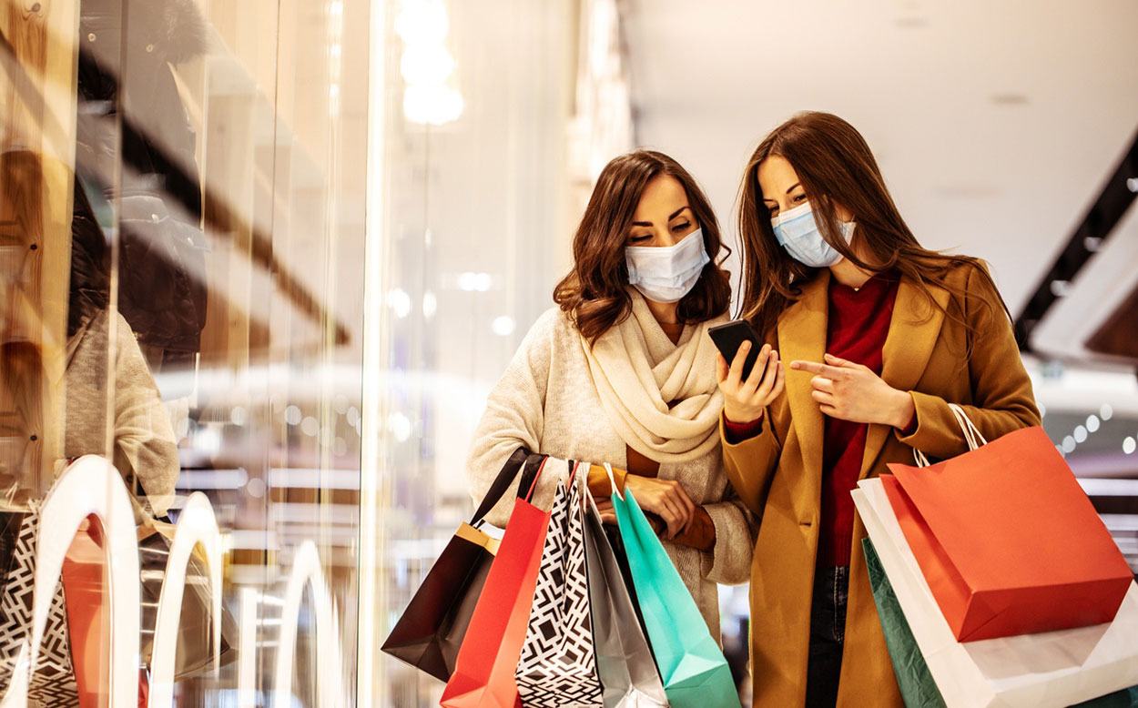 Mujeres comprando en el Buen Fin en México