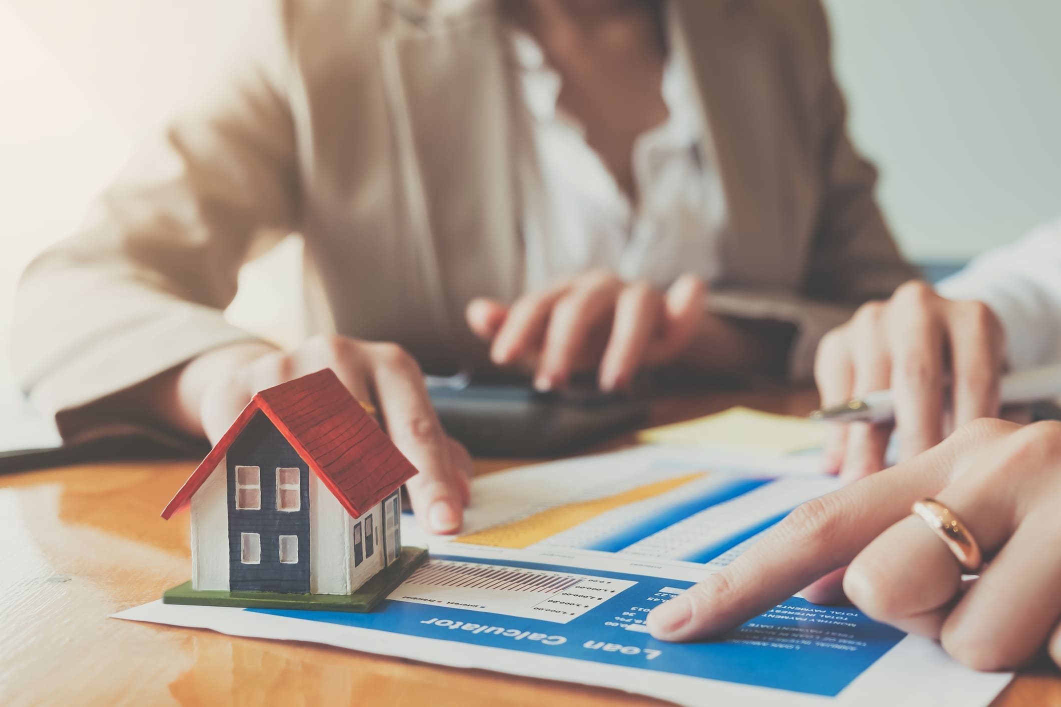 ¿Qué es un crédito de liquidez con garantía hipotecaria?