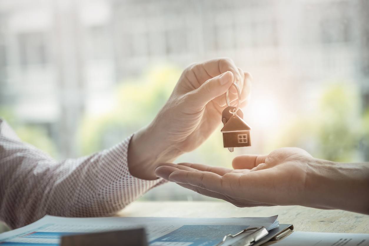 4 maneras para que tu oferta de comprar una casa sea aceptada