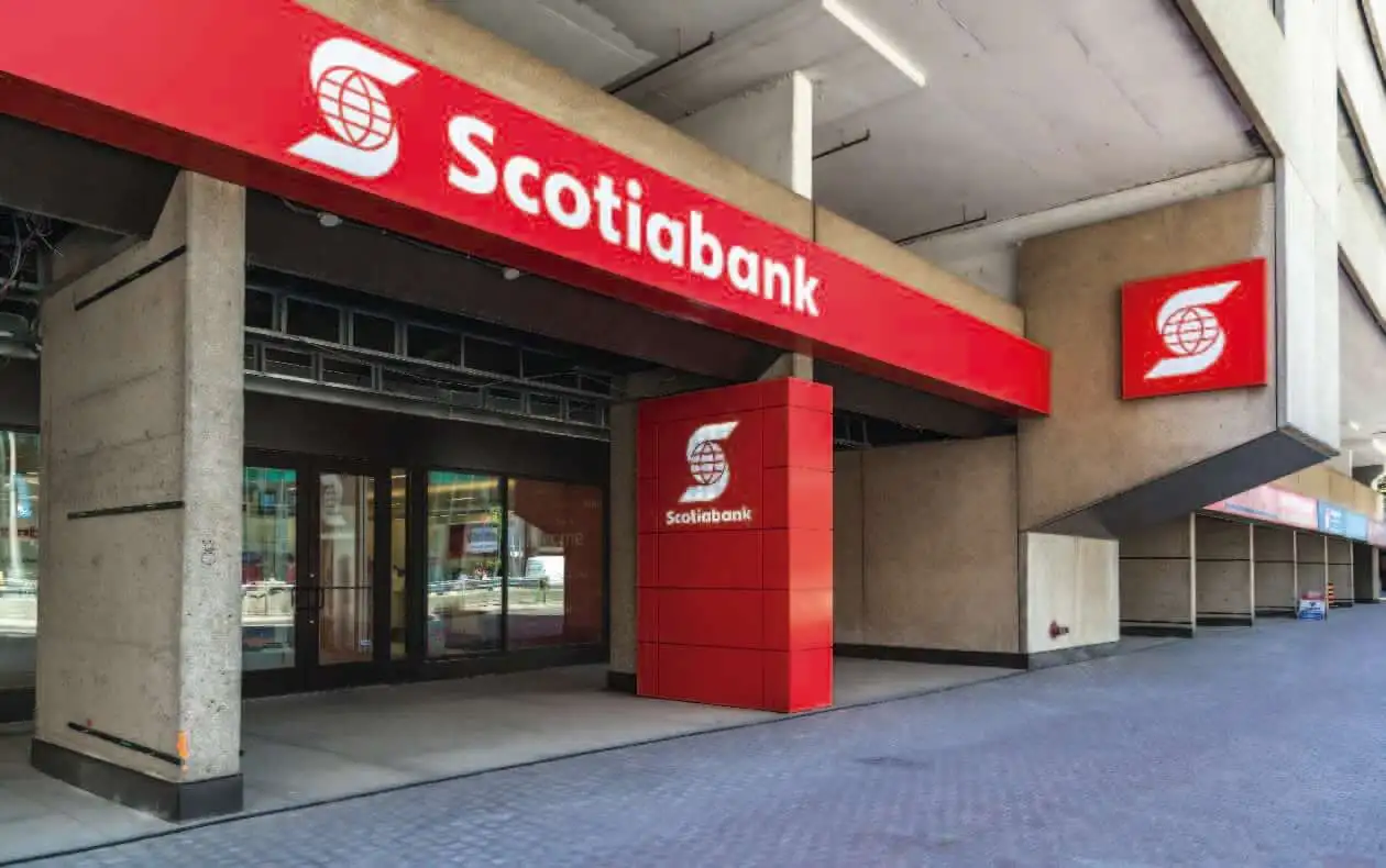 exterior del banco Scotiabank